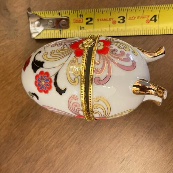 Pair of ceramic painted egg shaped trinket boxes - Picture 8 of 10